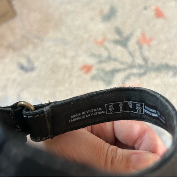 Naturalizer Black Sandals - Picture 5 of 5